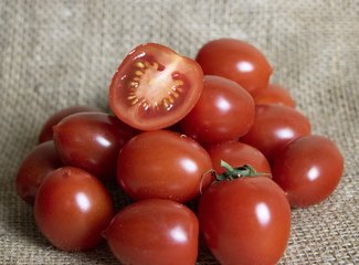 Cherry paradajky voľné