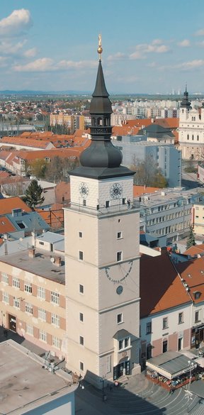 Je mestská veža v Trnave skutočne taká unikátna?