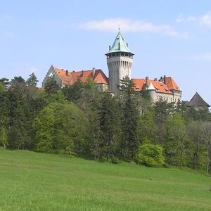K Malokarpatským Hradom
