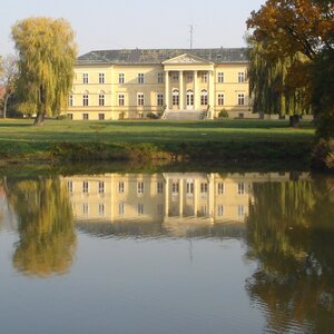 Park pri kaštieli v Dolnej Krupej