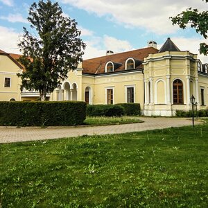 Park pri kaštieli v Jaslovských Bohuniciach
