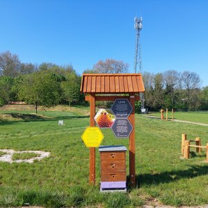 Včelárium v Medolandii