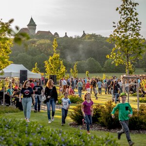 Letný festival Medokvas pod Smolenickým zámkom