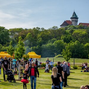 Letný festival Medokvas pod Smolenickým zámkom
