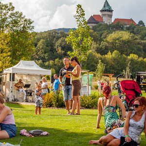 Letný festival Medokvas pod Smolenickým zámkom