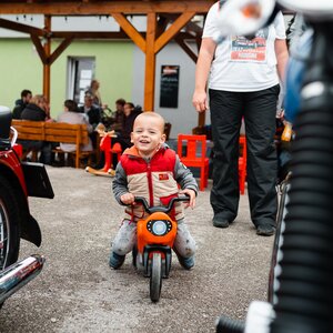 Historické motorky vyrazia v sobotu z Ružindola