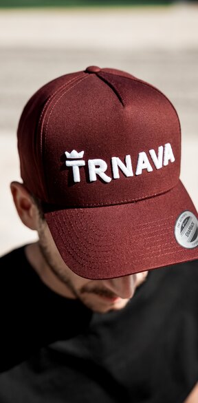 Vyšívaná Trnava / šiltovka s oblým šiltom