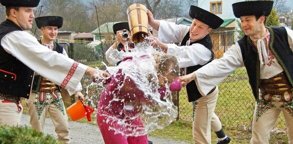 Veľkonočné zvyky a tradície - Katarína Nádaská